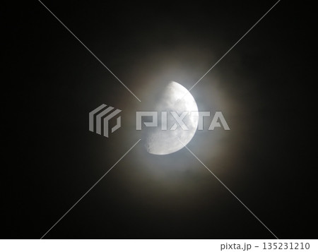 半月 夜空 半月 夜空 135231210