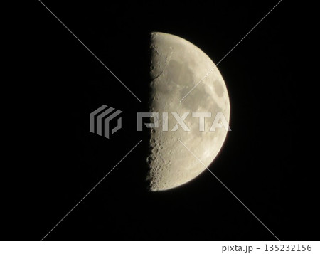 半月 夜空 半月 夜空 135232156
