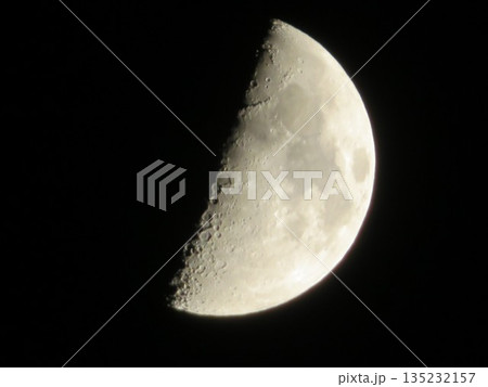 半月 夜空 半月 夜空 135232157