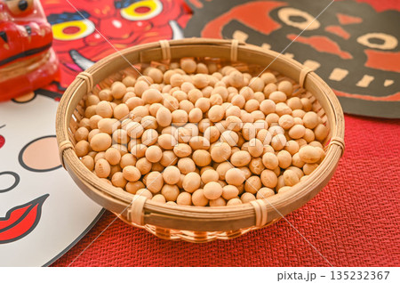 節分の豆まき　大豆 135232367