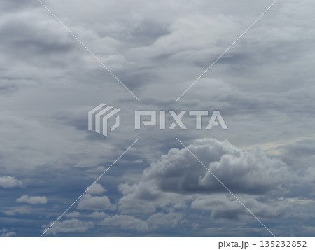 雲が広がる空 雲が広がる空 135232852