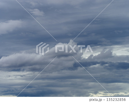雲が広がる空 135232856
