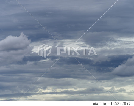雲が広がる空 135232857