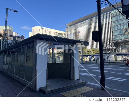 博多駅前「博多駅地下街入口」 博多駅前「博多駅地下街入口」 135232875