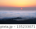 朝焼けと日の出と雲海456 135233071