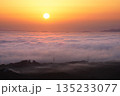 朝焼けと日の出と雲海513 135233077