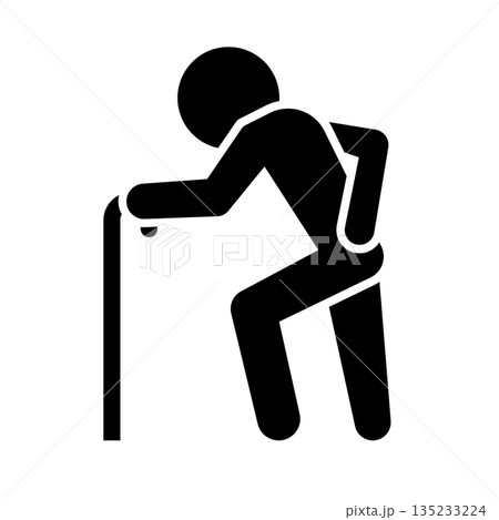 杖をつく人のシルエット 杖をつく人のシルエット 135233224