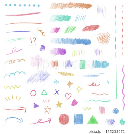 色鉛筆の手描きあしらいセット カラフルな線・矢印・図形のラフスケッチ 色鉛筆の手描きあしらいセット カラフルな線・矢印・図形のラフスケッチ 135233972