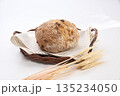 ドライフルーツパン 135234050
