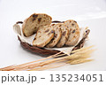 ドライフルーツパン 135234051