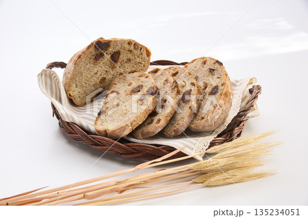 ドライフルーツパン ドライフルーツパン 135234051