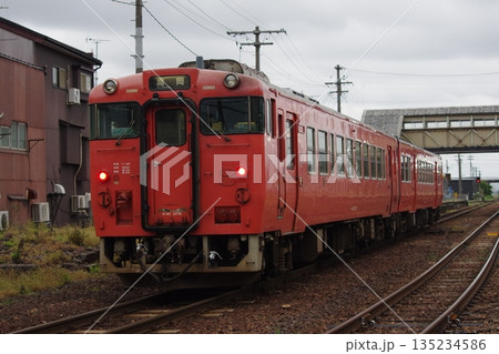 城端線 戸出駅 気動車交換（キハ40） 135234586