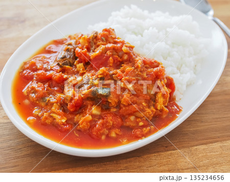 サバ缶とトマト缶で作ったさばトマトカレー サバ缶とトマト缶で作ったさばトマトカレー 135234656