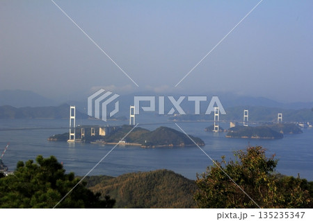 愛媛県今治市 近見山展望台から見たしまなみ海道 愛媛県今治市 近見山展望台から見たしまなみ海道 135235347