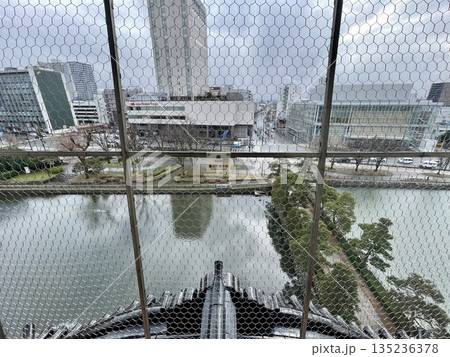 【富山県】富山城天守から望む市街地の眺望 135236378