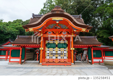 Entrance gate to Main buildings of Usa Jingu shrine, Oita, Japan Entrance gate to Main buildings of Usa Jingu shrine, Oita, Japan 135238451