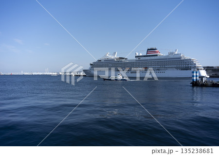 横浜港に停泊中の飛鳥3 横浜港大さん橋国際客船ターミナル 横浜港に停泊中の飛鳥3 横浜港大さん橋国際客船ターミナル 135238681