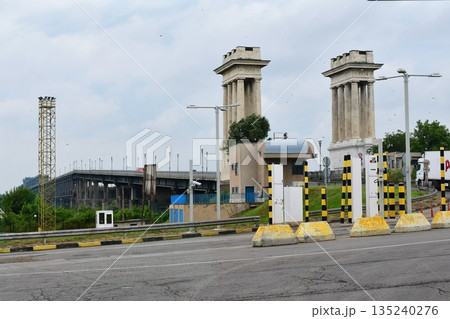 ブルガリア、ルセ、ドナウ橋、ルーマニア国境の橋 135240276