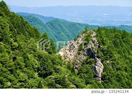 御在所ロープウエイ 御在所6合目キレットが見える風景　三重県三重郡菰野町 135241134