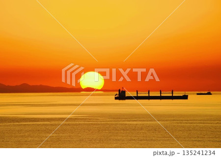 浮島現象になったダルマ夕日 135241234