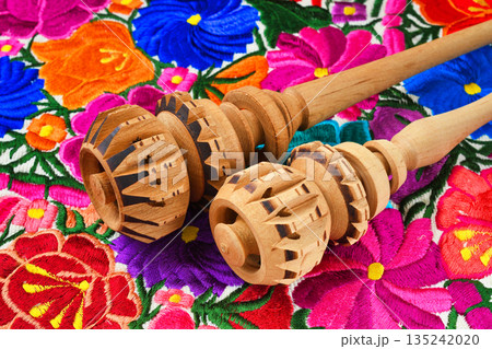 メキシコのモリニージョ(molinillo)　チョコラーテを作るための調理器具 135242020