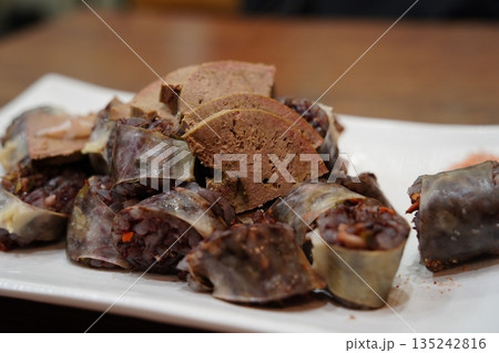 Delicious Korean blood sausage (Sundae) with liver slices, a popular traditional street food 135242816