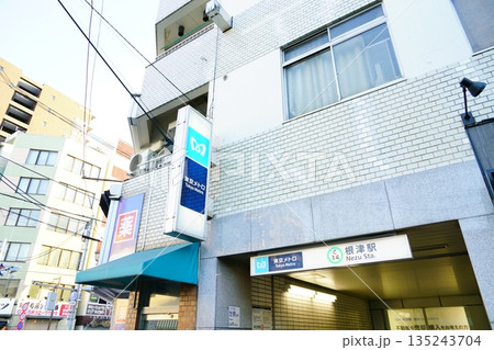 文京区の根津駅 文京区の根津駅 135243704