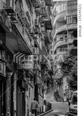 マカオの街の路地裏 135244121