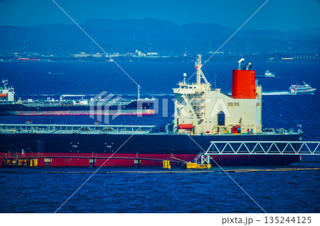 東京湾の船舶 東京湾の船舶 135244125