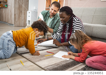 Creative family bonding time with art activities indoors 135244951