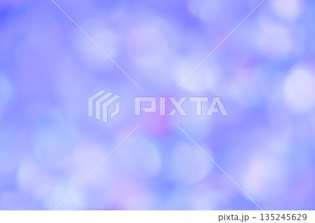 パープルカラー系キラキラ背景イメージ 135245629