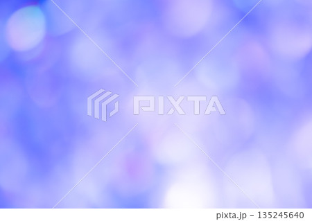 パープルカラー系キラキラ背景イメージ 135245640