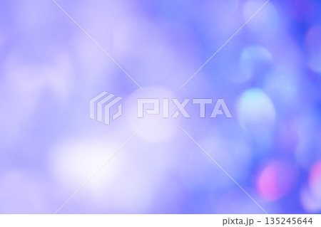 パープルカラー系キラキラ背景イメージ 135245644
