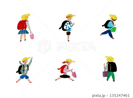 手描き水彩イラスト ランドセルを背負った小学生の男の子と女の子 手描き水彩イラスト ランドセルを背負った小学生の男の子と女の子 135247461
