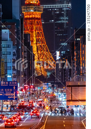 東京の夜景 東京タワーとレーザービーム 東京の夜景 東京タワーとレーザービーム 135247700