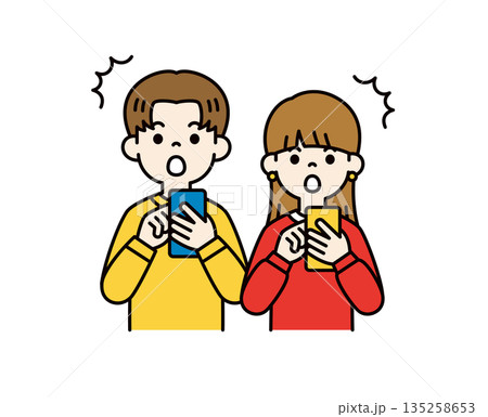 スマートフォンの画面を見て驚く、10代・20代の男性と女性のベクターイラスト素材セット_カラー スマートフォンの画面を見て驚く、10代・20代の男性と女性のベクターイラスト素材セット_カラー 135258653