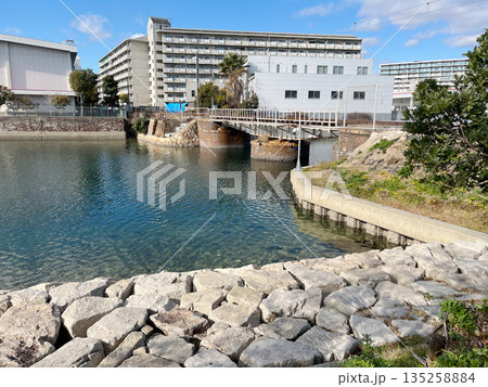 JR和田岬線 回転橋 風景(兵庫県 神戸市) JR和田岬線 回転橋 風景(兵庫県 神戸市) 135258884
