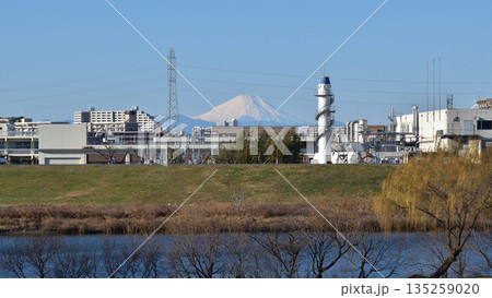 江戸川堤、富士山遠景 135259020