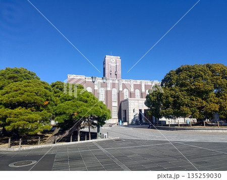 知と緑が調和する学びの空間 知と緑が調和する学びの空間 135259030