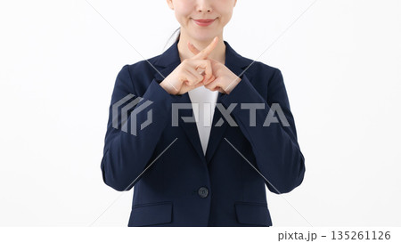 NGサイン　ビジネスウーマン 135261126