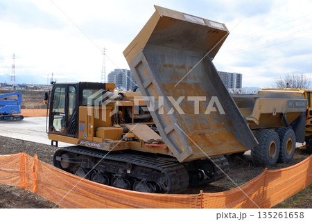 不整地運搬車 135261658