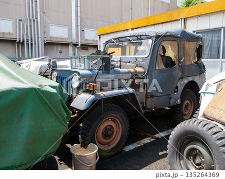 廃棄された自動車 廃棄された自動車 135264369