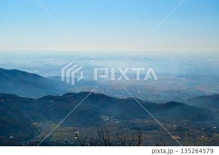 晩秋の筑波山 135264579