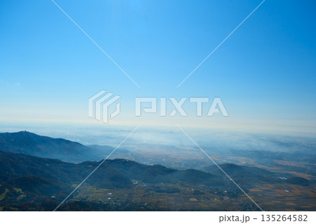 晩秋の筑波山 135264582