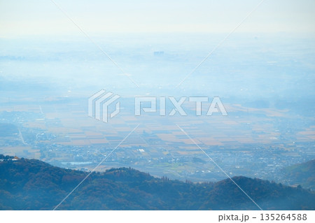晩秋の筑波山 135264588
