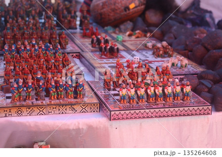 ペルーをモチーフにしたチェス 135264608