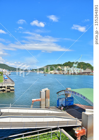 広島　尾道の向島行き渡船乗り場 135264891