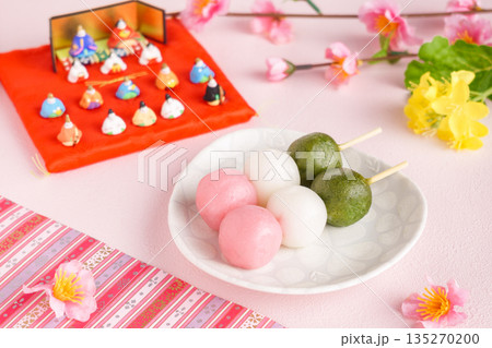 ひなまつり|三色団子と桃の花と菜の花 ひなまつり|三色団子と桃の花と菜の花 135270200
