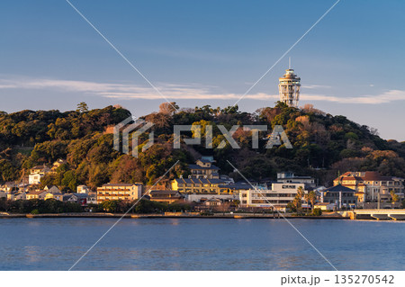 《神奈川県》夜明けの江ノ島の風景・湘南海岸 《神奈川県》夜明けの江ノ島の風景・湘南海岸 135270542
