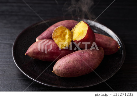 熱々の焼き芋 千葉県産シルクスイート 熱々の焼き芋 千葉県産シルクスイート 135271232